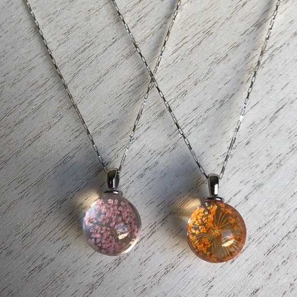 pink flower terrarium necklace - Picture 2 of 6